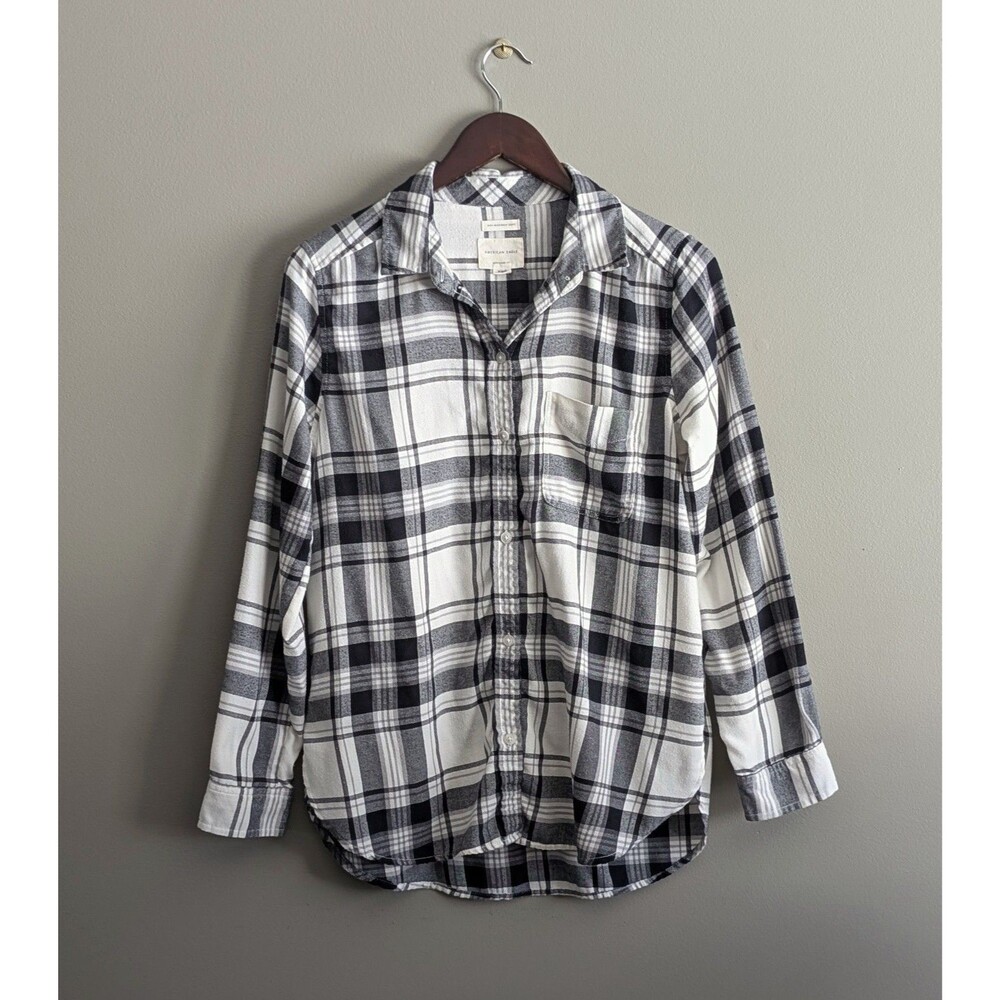 American Eagle Boyfriend Flannel Shirt Womens Medium M Black Gray Plaid Top AE
